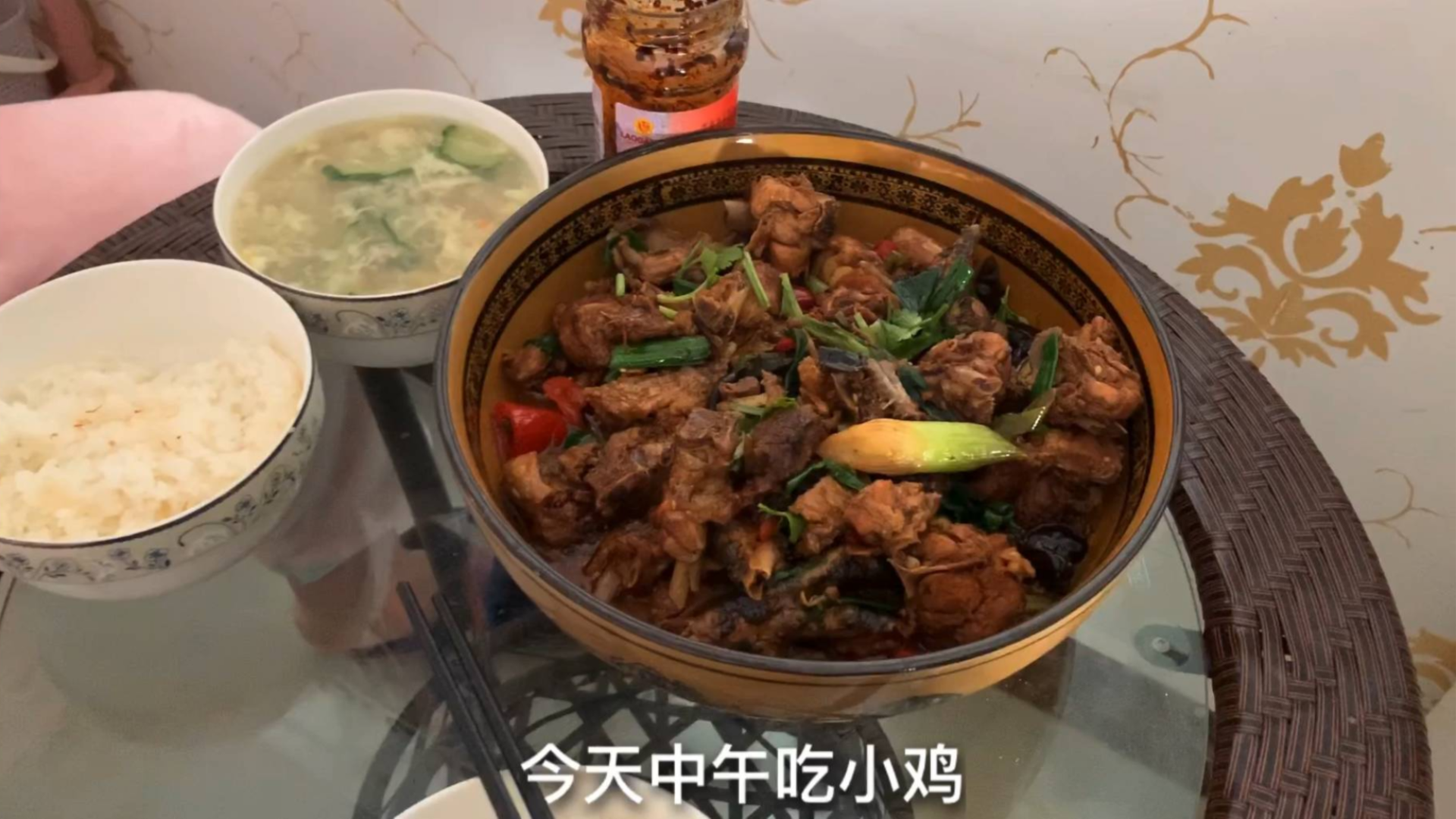 这是我这辈子过的最特殊的一次元宵节 就一个菜红烧小鸡打打牙祭